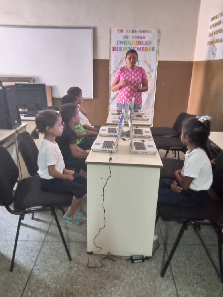 #27Oct23 La E. B Columba Mendoza, Incentivando desde la práctica pedagógica a los niños y niñas a la cultura tecnológica  #SomosFunfabit
