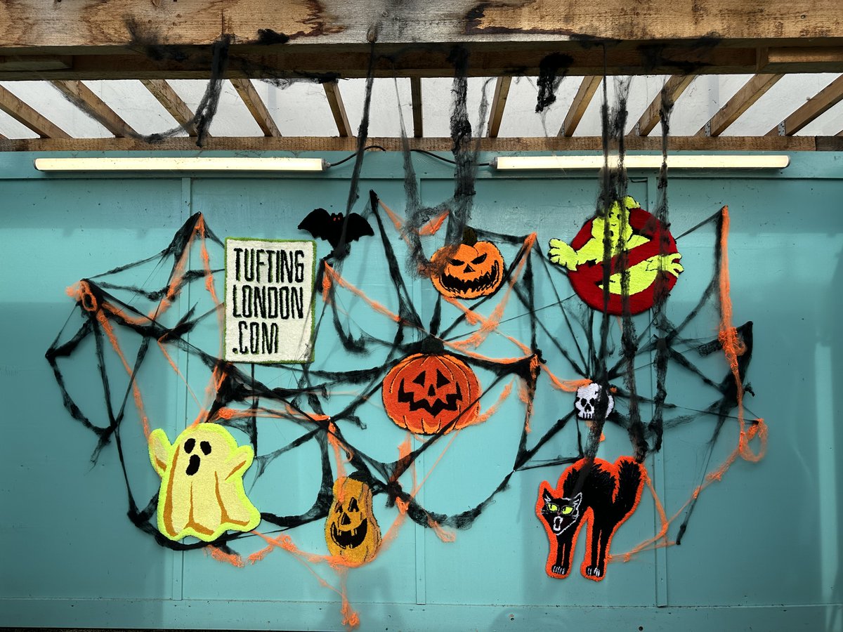 Getting into that Halloween feeling?🐈‍⬛

Come to #MerchantsWay to see an exciting Halloween display designed by the one and only #TuftingLondon, only available until November 1st.

#tufting #halloween