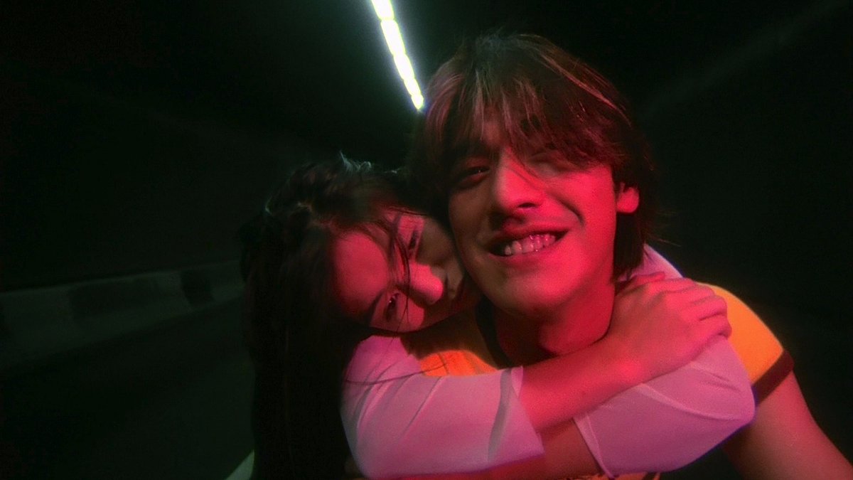 taesdawn26's tweet photo. hugs in wong kar-wai's films https://t.co/lfOlFJSiwZ