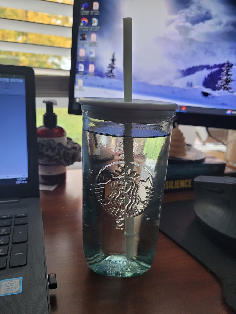 Love using my new reusable glass travel bottle, with 100% recycled plastic lid @CarbonCleanse2023 <a href="/SustainableWat/">Sustainable WR</a> <a href="/AETGroup/">AET Group</a>
