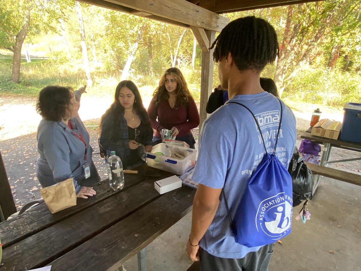 IBatGF.com tweet media