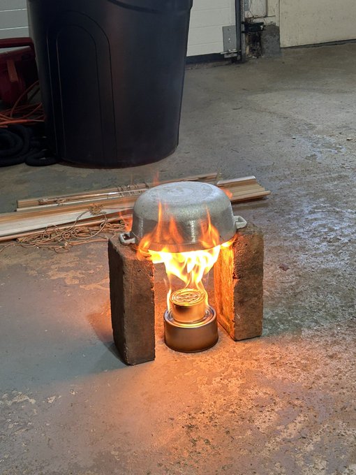 My dad and I made a stove ❤️ https://t.co/WniprnRpVw<a href="/tag/newprofilepic"class="tags"><span>#newprofilepic</span></a>