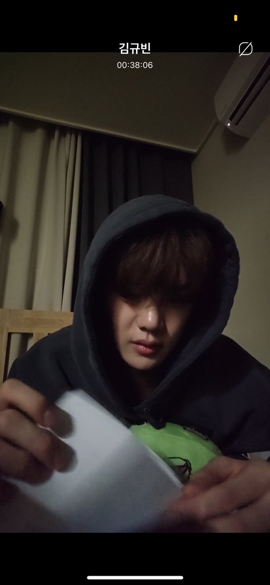 hanyujin____'s tweet photo. 김규빈 버블라이브
보이즈플래닛때 했던거 다 가지고이씀…🥹

#제로베이스원 #ZB1 #zb1bubble #우리집강아지 https://t.co/ilyoZUts5f