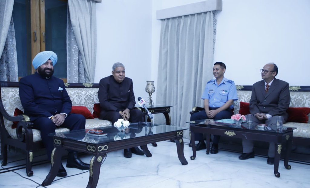 VPIndia's tweet photo. Hon'ble Vice-President, Shri Jagdeep Dhankhar interacted with the students of Sainik School Ghorakhal at Uttarakhand Raj Bhavan in Dehradun today.

Hon'ble Governor of Uttarakhand, Lt. Gen Gurmit Singh ji was also present. @LtGenGurmit https://t.co/Z3KXqpAKsT