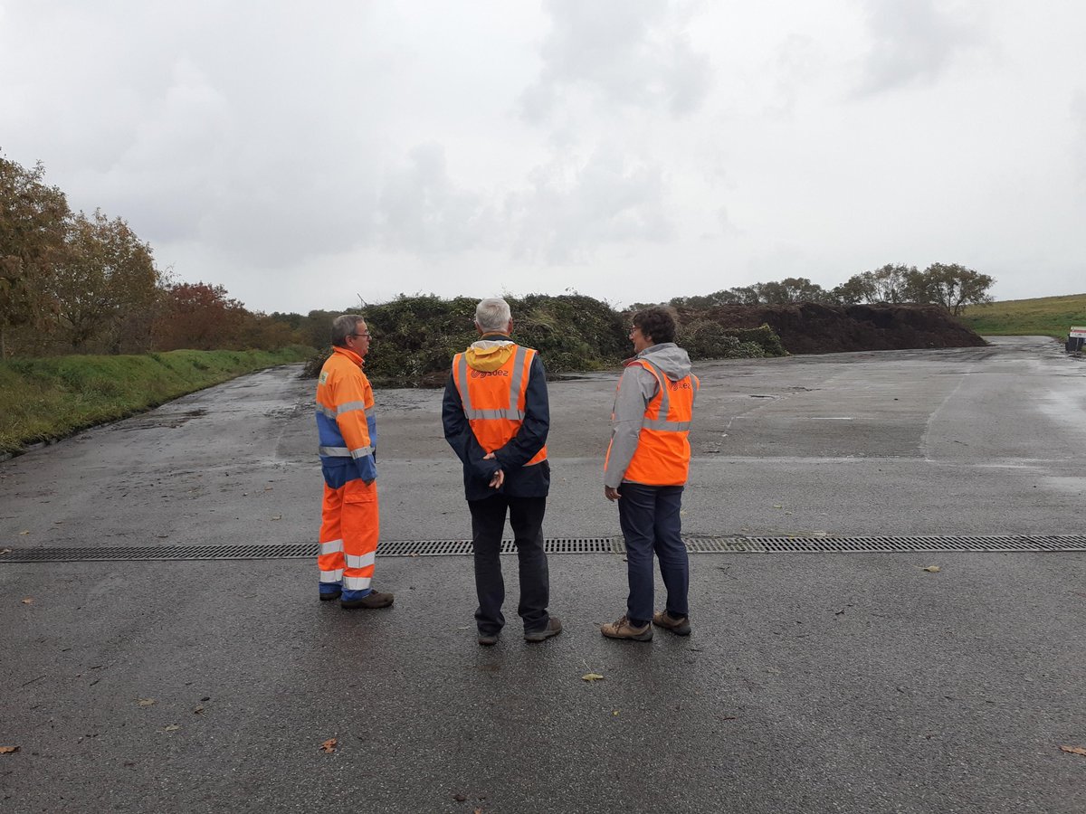 Ce vendredi matin, les équipes <a href="/suez/">SUEZ</a> ont eu le plaisir d’accueillir le grand public sur la plateforme de Cuneix <a href="/AggloCARENE/">AggloCARENE</a>. Au programme de la visite : découverte de la déchèterie, de la plateforme de compostage et de la valorisation des déchets verts. #JRVE <a href="/VNEpdl/">VNE</a>