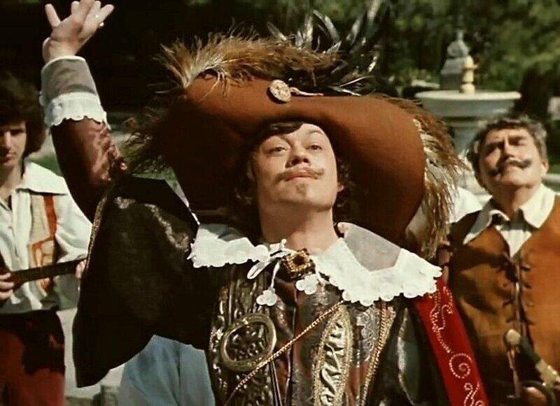 Russia's tweet image. 🎬 #OTD in 1944 a brilliant Soviet and Russian actor Nikolai #Karachentsov was born.

🎭 He played in rock operas in the Soviet Union of 70's-80's, did awesome voiceovers, starred in more than 140 films, performed songs, was busy on TV, radio &amp;amp; stage.

#TrueLegend