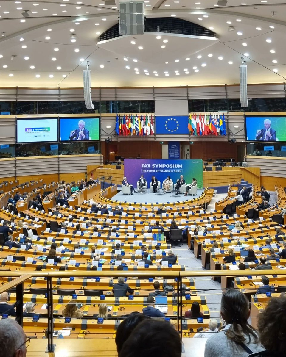 MFRvendee's tweet photo. Développer la citoyenneté européenne et les programmes européens de jeunesse. 🇪🇺 

Administrateurs et salariés du réseau se sont réunis à Bruxelles. Après la découverte des institutions européennes les participants ont pu échanger et réfléchir à de nouvelles ambitions communes. https://t.co/ZUNC1m2Jzz