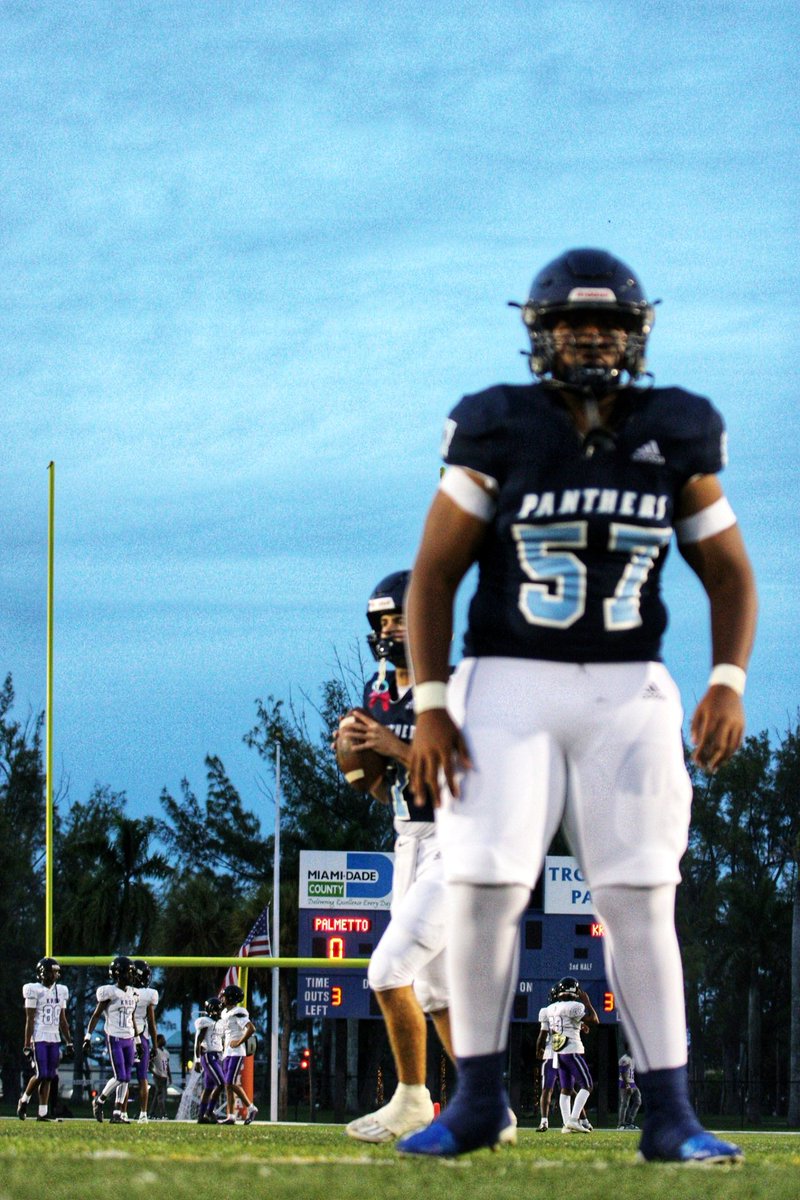 DanielFandino4's tweet photo. Blessed to be able to drop a mid season highlight reel🙌🏽 https://t.co/PvtmZbGWYE @larryblustein @TheCribSouthFLA @PantherPride305 @PrepRedzoneFL https://t.co/7jE9u7Pg0z