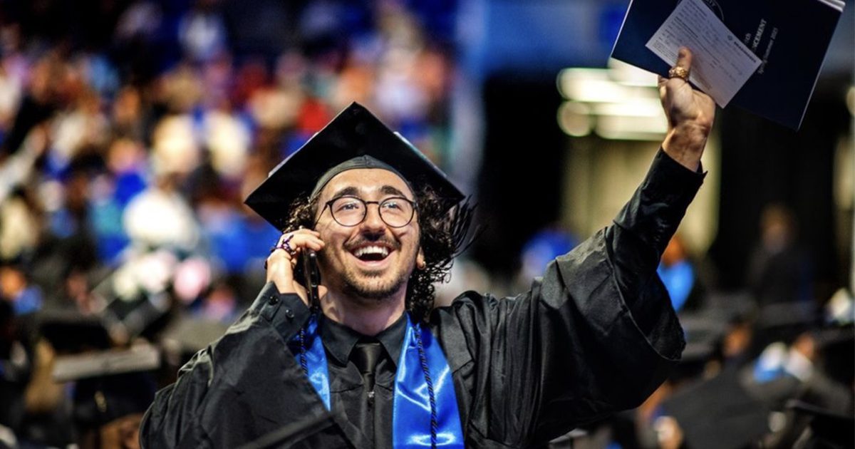 Find out how Georgia State helped Benjamin Teman (B.S. ’23) discover his passion for medicine. After graduating with a degree in neuroscience, he’s preparing for med school with plans to work in pediatrics. t.gsu.edu/3Sbz4iA #FeatureFriday #TheStateWay #GSU28