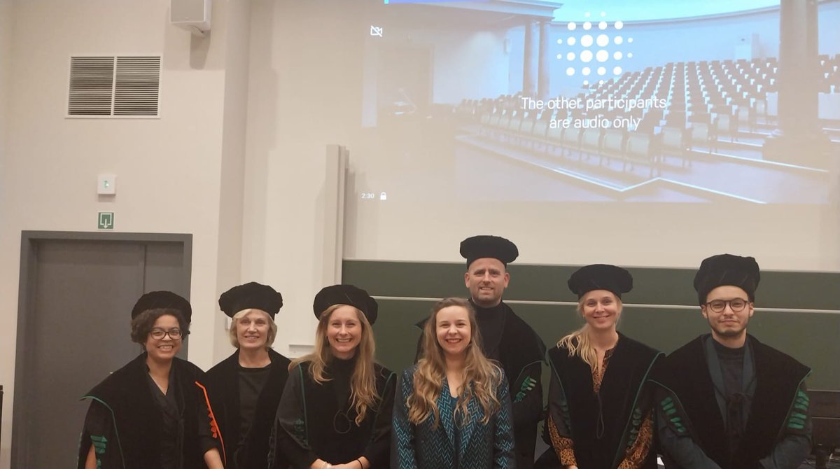 IlseVranken (@vrankenilse) on Twitter photo I sucessfully defended my PhD yesterday! Thank you to my incredible committee members @sindysumter <a href="/kathbeullens/">Kathleen Beullens</a> <a href="/Brahim_Zr/">Brahim Zarouali</a> <a href="/janvandenbulck/">Jan Van den Bulck</a> <a href="/KarineVerschue1/">Karine Verschueren</a> and my amazing supervisor <a href="/L__Vandenbosch/">Laura Vandenbosch</a> for their guidance ! #Proud #PhDfinished 🥳 I sucessfully defended my PhD yesterday! Thank you to my incredible committee members @sindysumter <a href="/kathbeullens/">Kathleen Beullens</a> <a href="/Brahim_Zr/">Brahim Zarouali</a> <a href="/janvandenbulck/">Jan Van den Bulck</a> <a href="/KarineVerschue1/">Karine Verschueren</a> and my amazing supervisor <a href="/L__Vandenbosch/">Laura Vandenbosch</a> for their guidance ! #Proud #PhDfinished 🥳