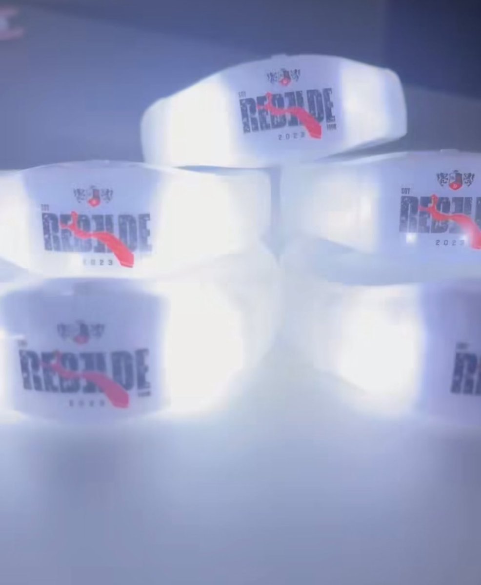 ggantunes's tweet image. PRODUTOS QUE AINDA TENHO PARA ENTREGAR NAS FILAS DIA 18 e 19 NO ALLIANZ ! 
LED BRANCO : 35,00
LED COLORIDO: 30,00
GRAVATA: 35,00
FAIXINHA: 13,00

#pulseirasrbd #rbdpulseiras #soyrebeldetour