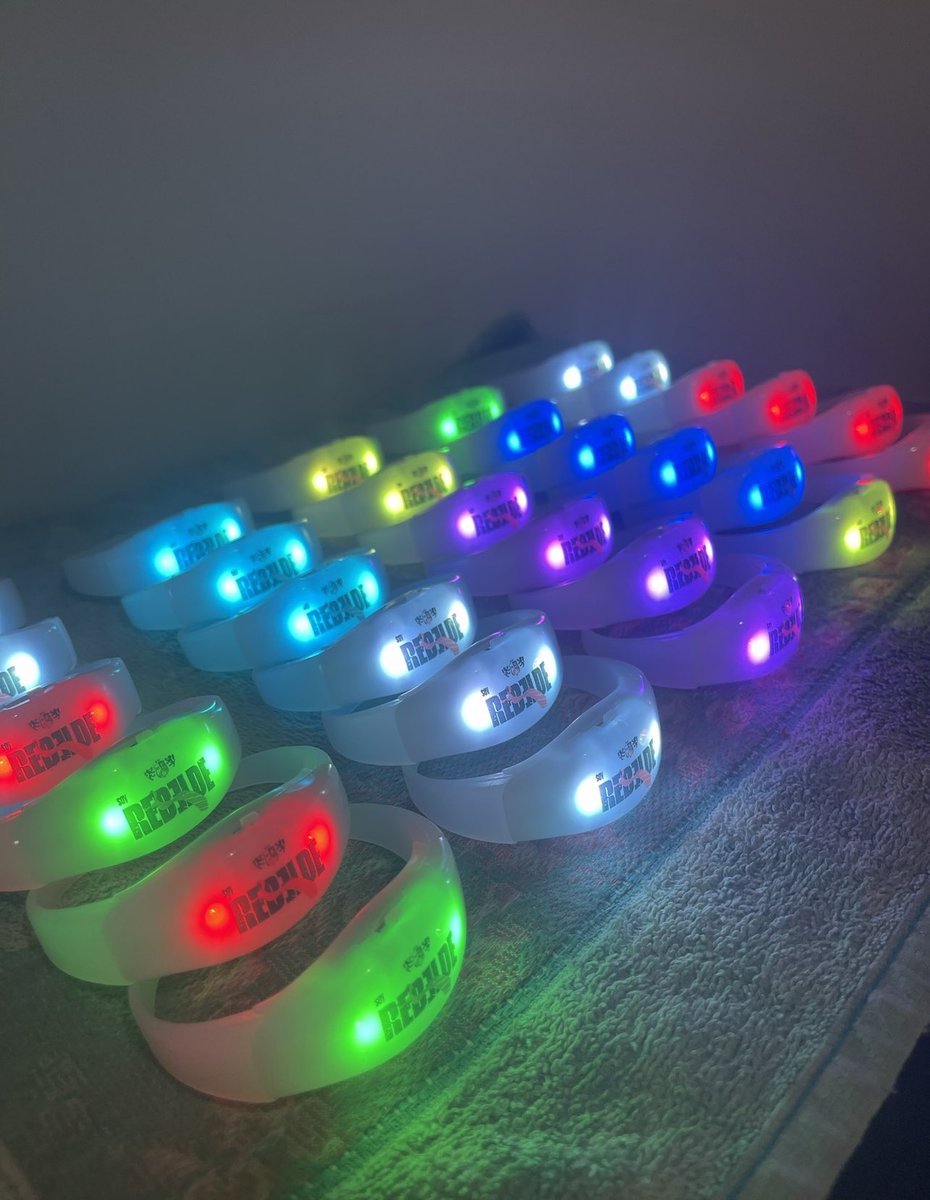 ggantunes's tweet image. PRODUTOS QUE AINDA TENHO PARA ENTREGAR NAS FILAS DIA 18 e 19 NO ALLIANZ ! 
LED BRANCO : 35,00
LED COLORIDO: 30,00
GRAVATA: 35,00
FAIXINHA: 13,00

#pulseirasrbd #rbdpulseiras #soyrebeldetour