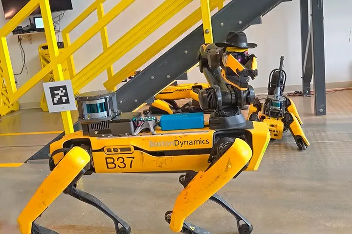 #Robotics firm Boston Dynamics used the #ChatGPT to train its four-legged robot to answer questions and generate answers about its facilities. 
#RobotTechnology #Innovation #AI
