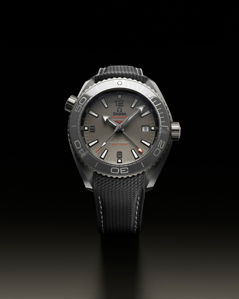 On the new Dark Grey, OMEGA has scaled up the use of silicon nitride, which is 50% lighter than conventional ceramic yet tough enough to serve serious explorers. omegawatches.com/PlanetOceanDar… #OMEGA #Seamaster