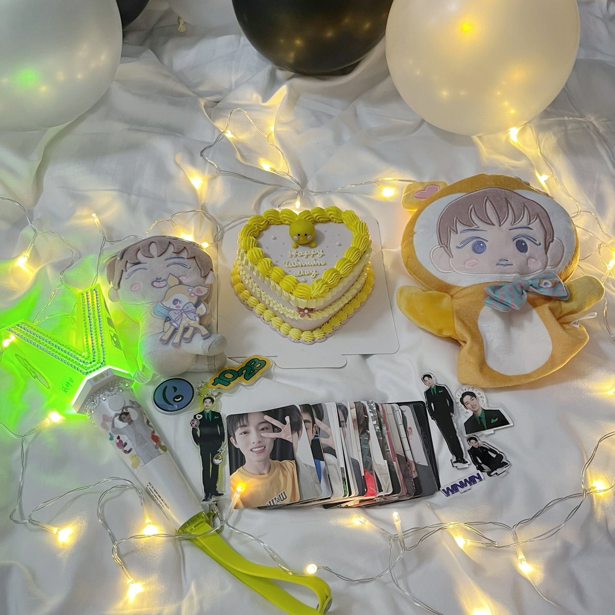win_taeyoxo_'s tweet photo. ｡ﾟﾟ･｡･ﾟﾟ｡
ﾟ。    　🤍　董思成❤︎祝你生日快乐~.ᐟ.ᐟ
　ﾟ･｡･ﾟ           ｡ﾟﾟ･｡･ﾟﾟ｡
          　            。       🎀
                        　ﾟ･｡･ﾟ
ウィン子のことが世界一だいすきです💛
#HAPPYWINWINDAY
#WINWINSweet26Years
#렛츠윈윈하면_행복지수_1028 https://t.co/QfWIMQgmQ0