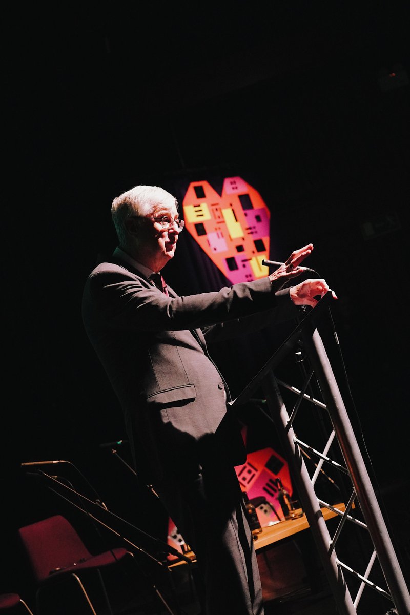 TheatrMwldan's tweet photo. Clebran Day 1
💧What's the point in doing something if it's just a drop in the ocean? Well the ocean is made up of drops and anyway, what's the alternative? Despair?
- Mark Drakeford in conversation with Christopher Kissane and Deirdre de Bhailís
So much more to come today (5pm) https://t.co/o8JLd5qIcQ