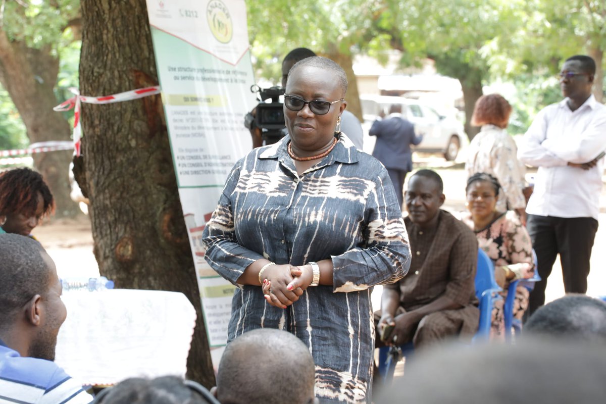 ANADEB_TOGO's tweet photo. 🎙️ANADEB INFO🎙️
FACT/PSAEG
Le Ministre Myriam Dossou d'Almeida en supervision dans le Yoto.
Lire l'article👇
https://t.co/a9H74GUnbB
#PSAEG
#FACT2022
#Togo https://t.co/cdUd6XnhRA
