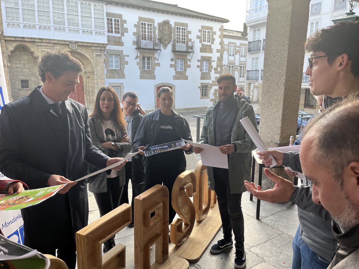 JavierAriasFouz's tweet photo. O público festivaleiro ten unha cita en #Mondoñedo os días 3 e 4 de novembro para desfrutar do #BreaSon, que contará coas actuacións gratuitas de Catuxa Salom, Grande Osso, Fillas de Cassandra, Ruxe Ruxe, Los Rastreadores e The Skarnivals, todo elo co apoio da @Xunta https://t.co/52tmhw7ubY