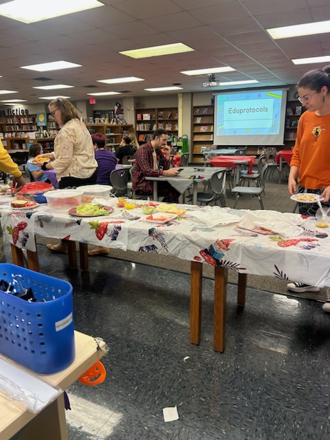 WhiteMSLibrary's tweet image. Busy week in the library &amp;amp; on campus! Thanks to all our wonderful faculty &amp;amp; staff  who came by for our annual Struggle Bus Lunch &amp;amp; Learn (during our wear your pajamas to school  day)!  🫶 @edwhiteneisd @dataedwhite