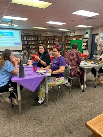 WhiteMSLibrary's tweet image. Busy week in the library &amp;amp; on campus! Thanks to all our wonderful faculty &amp;amp; staff  who came by for our annual Struggle Bus Lunch &amp;amp; Learn (during our wear your pajamas to school  day)!  🫶 @edwhiteneisd @dataedwhite