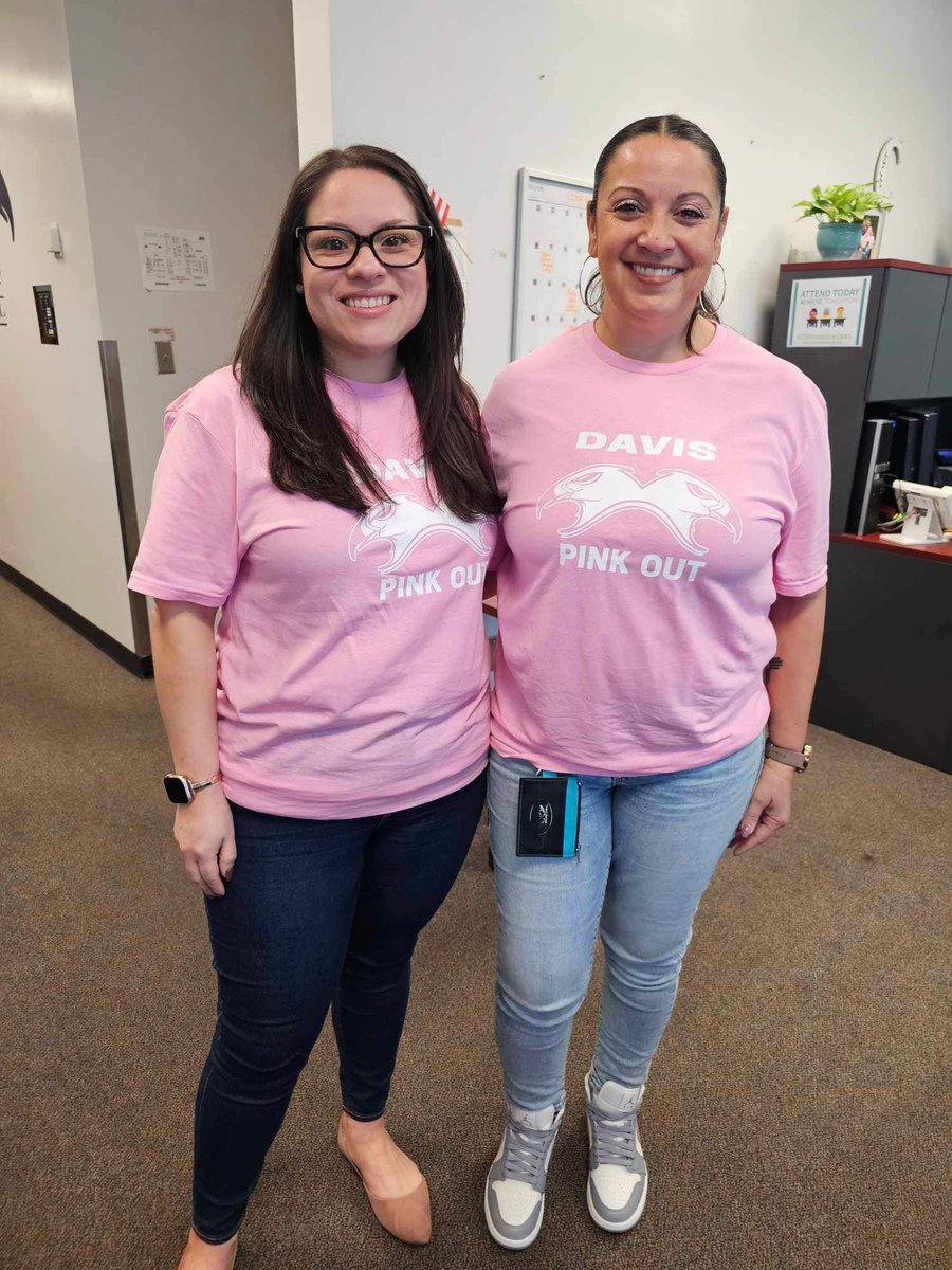 DavisMiddle's tweet photo. #PinkOutFriday #WeAreDavis https://t.co/mFCwVcAnHY