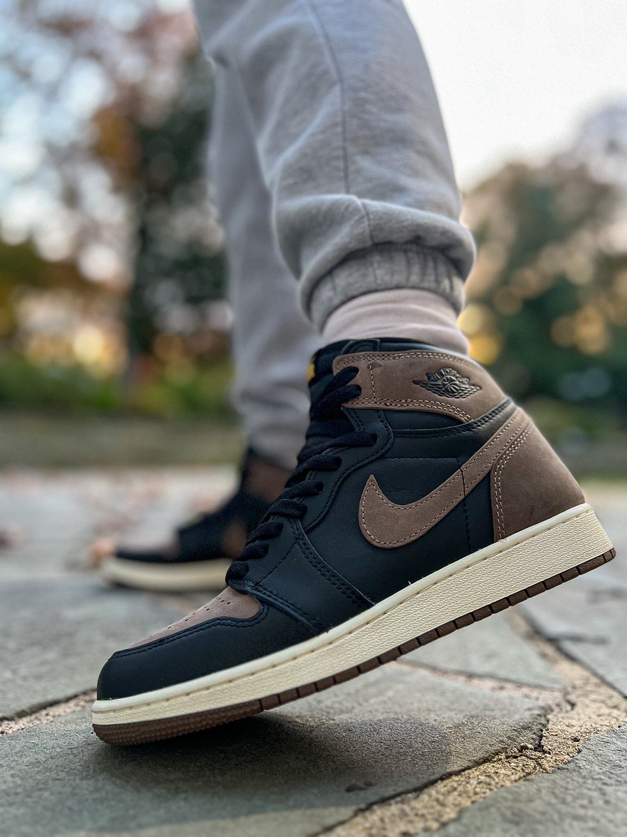 brttniann's tweet image. #KOTD : Air Jordan 1 Retro High OG ‘Palomino’ ☕️☕️

Happy Friday Y’all 🤠
Nice little UNDs for today! I hope everyone has a safe and enjoyable weekend ❗️

#atmoscollectorsclub #jordan1 #kicks #Nike #PhotographyIsArt #SNKRS #yoursneakersaredope #snkrsliveheatingup