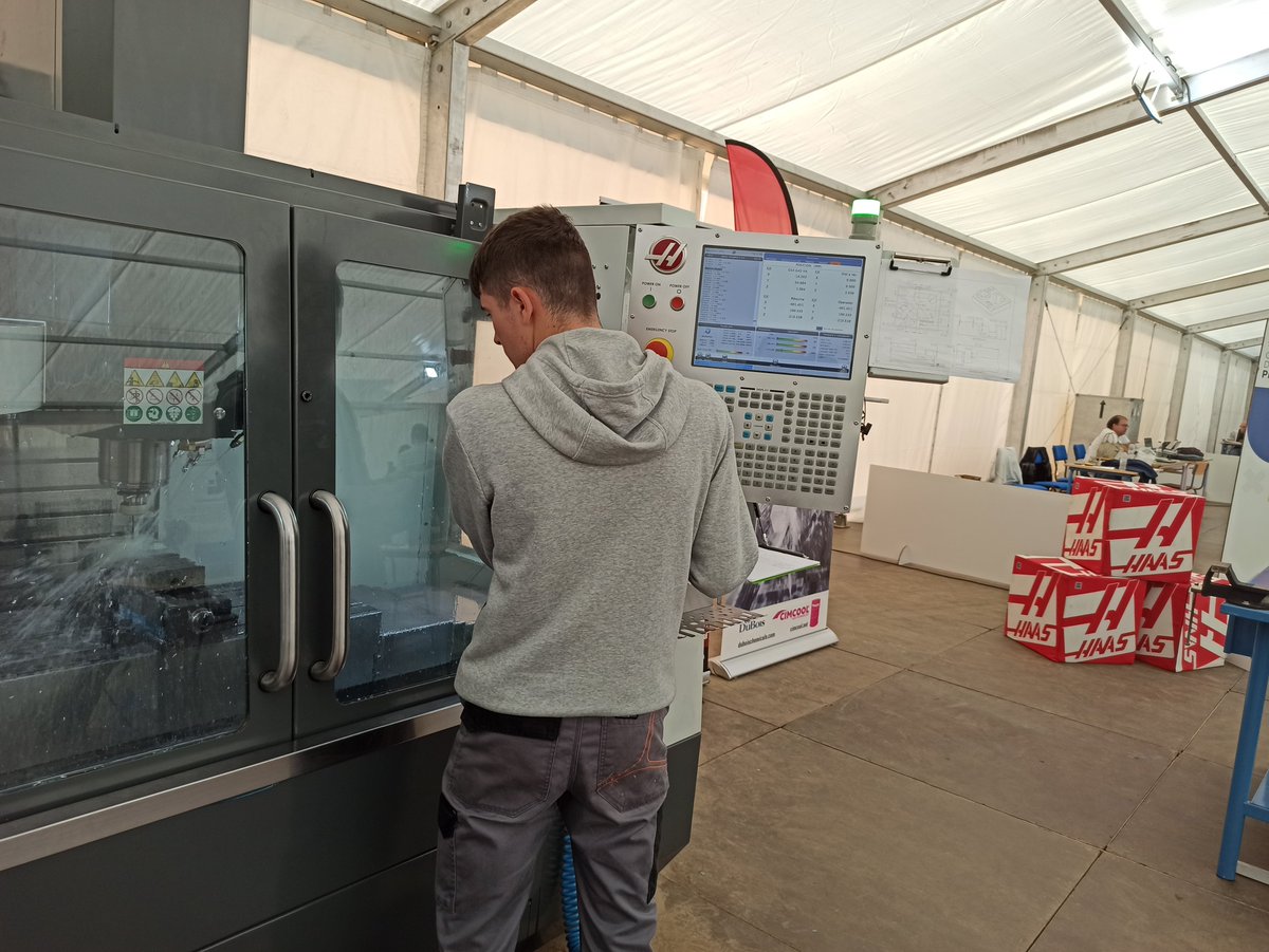 HaasSpain's tweet photo. Andalucia Skills 2023. Acaba una semana de competiciones. Os dejamos algunas fotos del equipo de mecanizado. // Andalucia Skills 2023. A week of competitions has come to an end. Here are some pictures of the machining team.
#haasautomation #cnceducation #machining https://t.co/s9Po6pPGeh