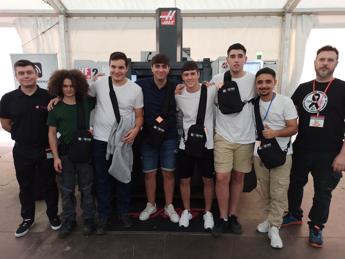 Andalucia Skills 2023. Acaba una semana de competiciones. Os dejamos algunas fotos del equipo de mecanizado. // Andalucia Skills 2023. A week of competitions has come to an end. Here are some pictures of the machining team.
#haasautomation #cnceducation #machining