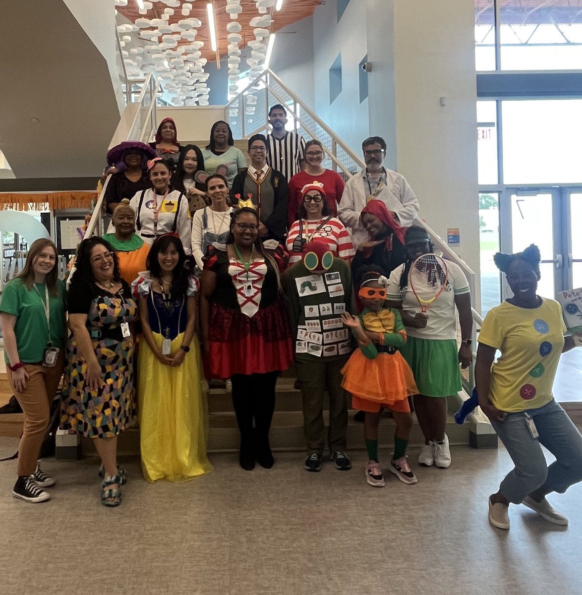 NormanSimsCouns's tweet photo. Our campus was buzzing with excitement yesterday for Character Day! A perfectly fun day followed by an awesome Trunk or Treat event ran by our PTA. 🎃👻 We love to see it! 💙🧠🧡 https://t.co/rcl3ld8Rbf