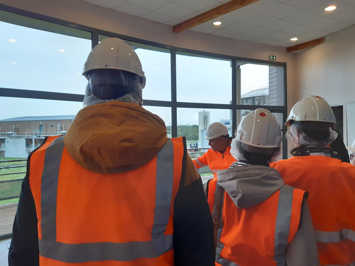 Dans la matinée, une dizaine de personnes a pu découvrir comment la station des 5 Ponts à <a href="/choletagglo/">Cholet, Ville et Agglomération</a> traite les eaux usées d'une partie de l'agglomération. Une visite organisée par <a href="/suez/">SUEZ</a> dans le cadre des #JRVE. <a href="/VNEpdl/">VNE</a>