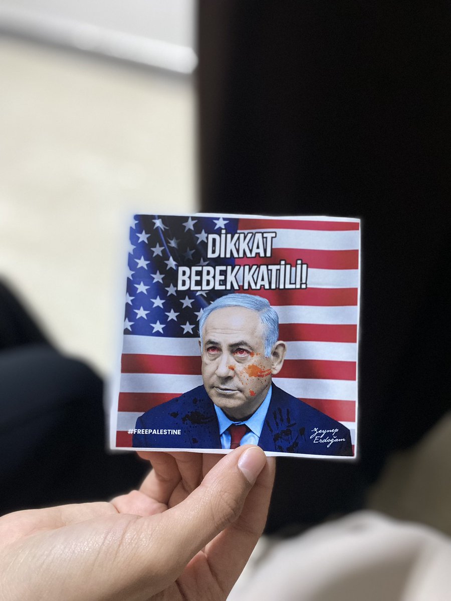 Byznrfsnky's tweet photo. Bu stickerları yapıştırdığımız için emniyetteyiz Şuan!!!
Filistin kırmızı çizgimizdir🇵🇸
@furkanhareketTT 
@izzetdas https://t.co/4aoqOzLB0I