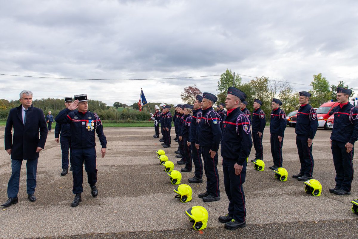 SDIS71's tweet image. #BAPTÊME de la promotion #FISPP au @CFD_SDIS71 ! 
➡En hommage à la #SPV @SDIS_18 décédée en intervention, la promotion porte désormais le nom de &quot;caporale Manon LABARRE&quot;.
🔥Souhaitons une belle carrière aux 12 caporaux qui intègrent les @SDIS71 @sdis25 @SDIS39 !
📸@NicolasTitre
