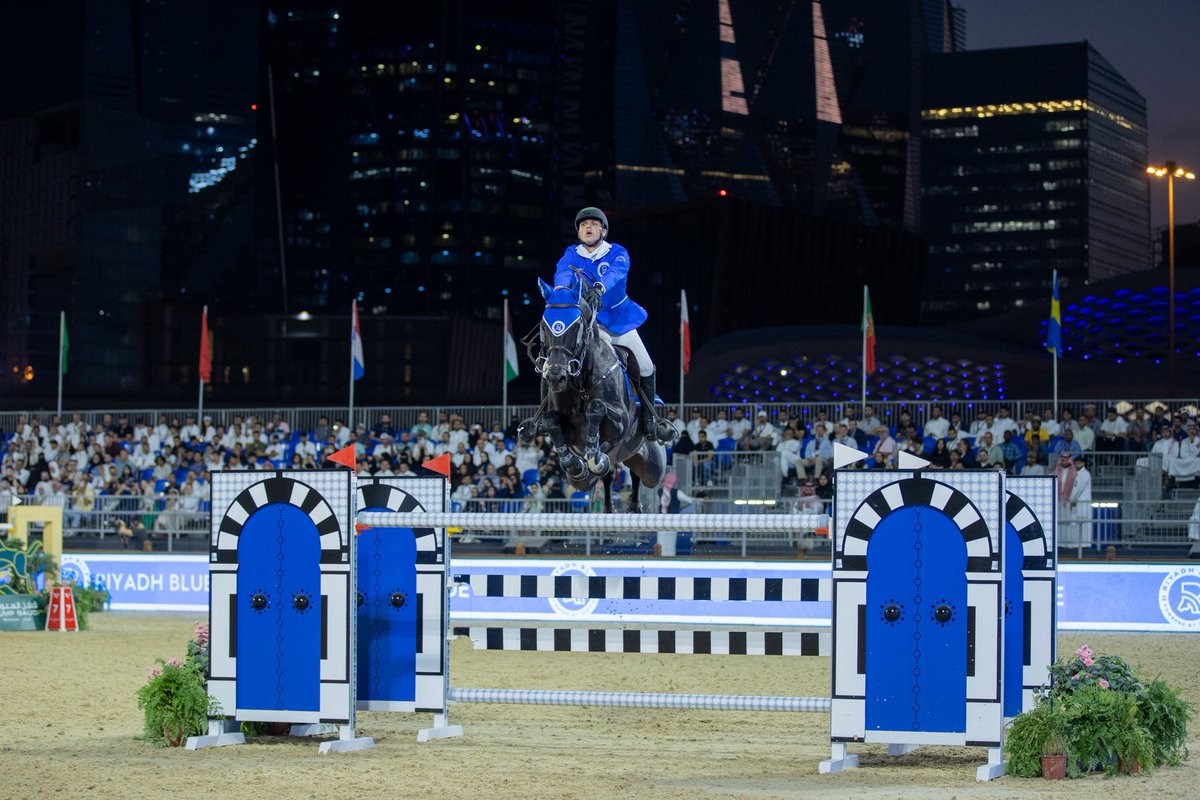 SAEFederation's tweet photo. حواجز صعبة .. ومنافسات مشوقة .. قبل معرفة  بطل جولة الرياض وبطل دوري الأبطال العالمي 🏆🐎

#الاتحاد_السعودي_للفروسية 
#بطولة_لونجين_العالمية
#longinesGlobalChampionsTour #LGCTRiyadh #LGCTFinal #GlobalChampionLeague https://t.co/ohhxCaE4sl