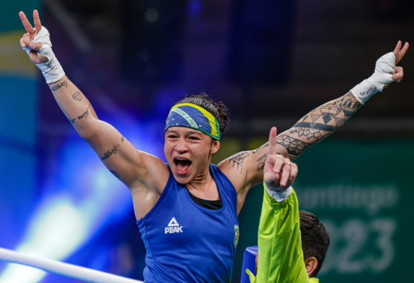 F9dIr4hXYAAlL2V?format=png&name=small