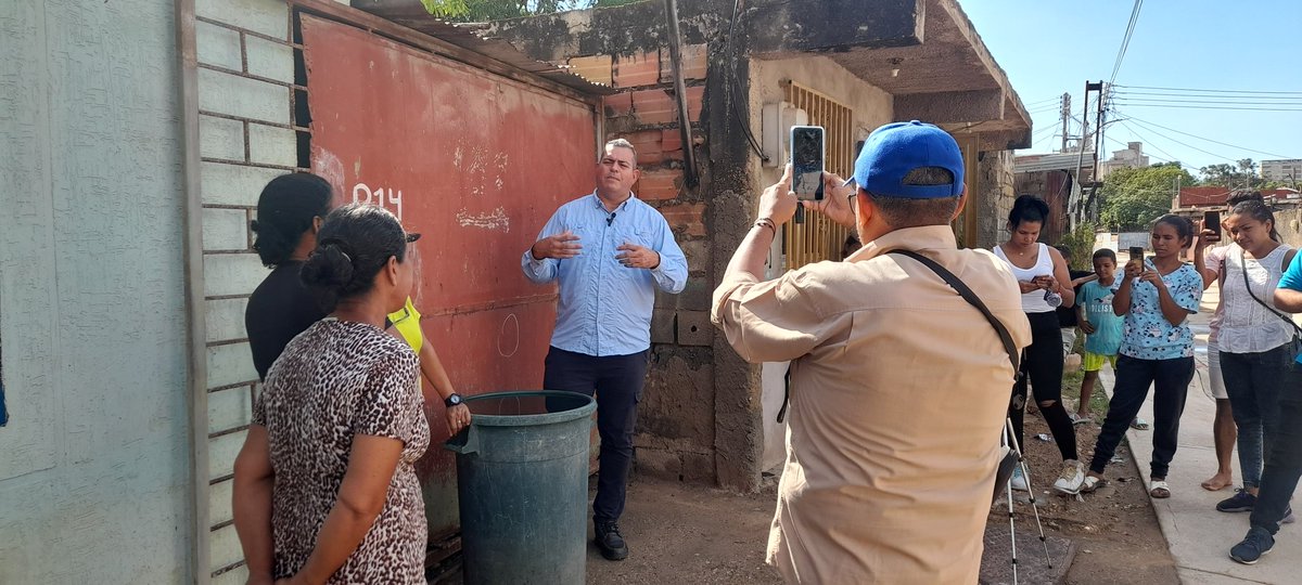 #27Sep #Porlamar Escuchando a nuestra gente de Campomar. Cada día aumentan las dificultades. Pasan hasta 3 meses sin agua por tuberías y esto ocurre en muchos sectores de Nueva Esparta.