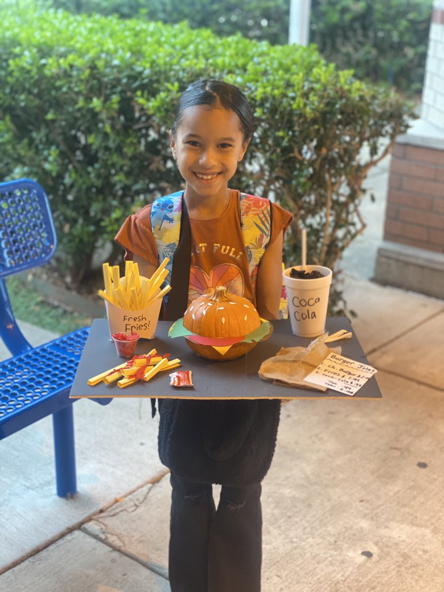 we love this Dorsey Wildcat and her creativity with her pumpkin!