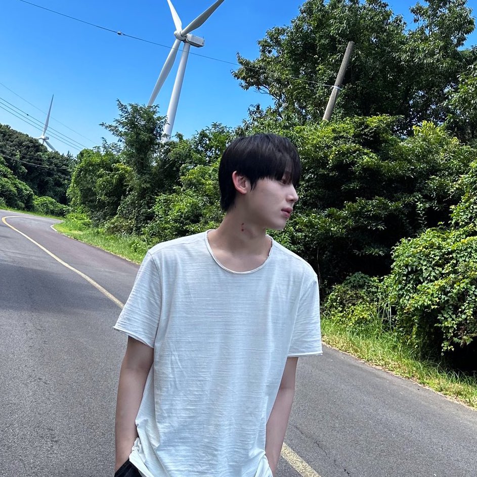 ต้องมีคนแพ้แน่ๆสักคน ต้องมีสักคนที่ต้องเหงาใจ