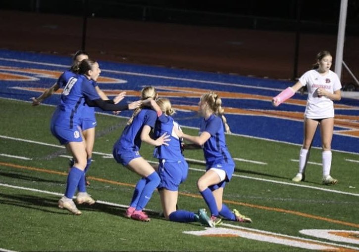 KeeganSmithGK24's tweet photo. 32 headers in one gameโฆCRAZY!!! But we are moving on to the finals >>> going for the FOUR-PEAT and a return to the NYS Class B Championship. #haverlingstrong #rampride #sectionvsoccer https://t.co/pi0F9mYccr https://t.co/aPkyKWF7W1