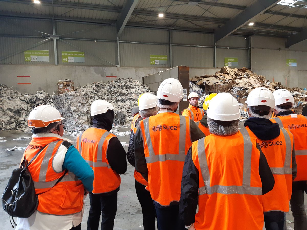 Ce midi, c'était au tour de l'Ecopôle de Cheviré, à <a href="/NantesMetropole/">Nantes Métropole</a>, d'ouvrir ses portes. Les équipes <a href="/suez/">SUEZ</a> ont ainsi pu faire découvrir à une vingtaine de visiteurs les coulisses de la plateforme de tri et de valorisation des déchets dédiée aux entreprises. #JRVE <a href="/VNEpdl/">VNE</a>