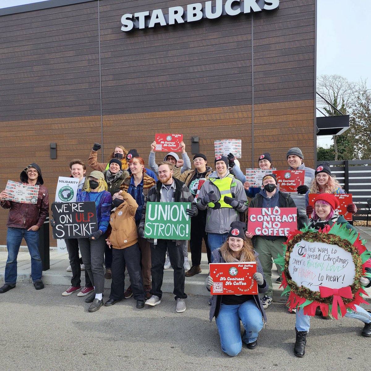 SBWorkersUnited's tweet photo. Excited for our next #RedCupRebellion? 
US TOO!
We’ll be counting down the days til our national strike with fond memories of last years festivities! 
Today we’re 20 days away and thinking about those iconic picket signs 🤩 https://t.co/7BnhX3s2j7