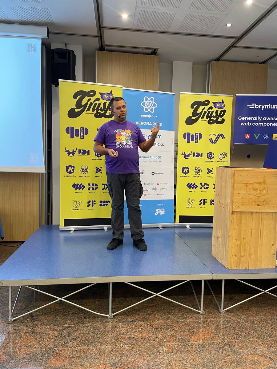 Last talk: 'Do not break GraphQL, extend it!' by Paolo Insogna. How to enrich the data set without modifing the upstream GraphQL neither breaking the rules. @p_insogna is Node.js core and Staff DX Engineer @ NearForm #reactjsday #react #reactjs #javascript
