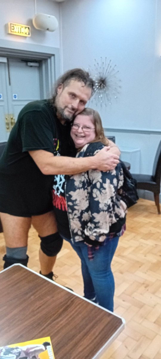 Had such a fantastic night last night @LDNwrestling at Princes Theatre, Clacton. Even got a hug and a picture with @TheJoeELegend
