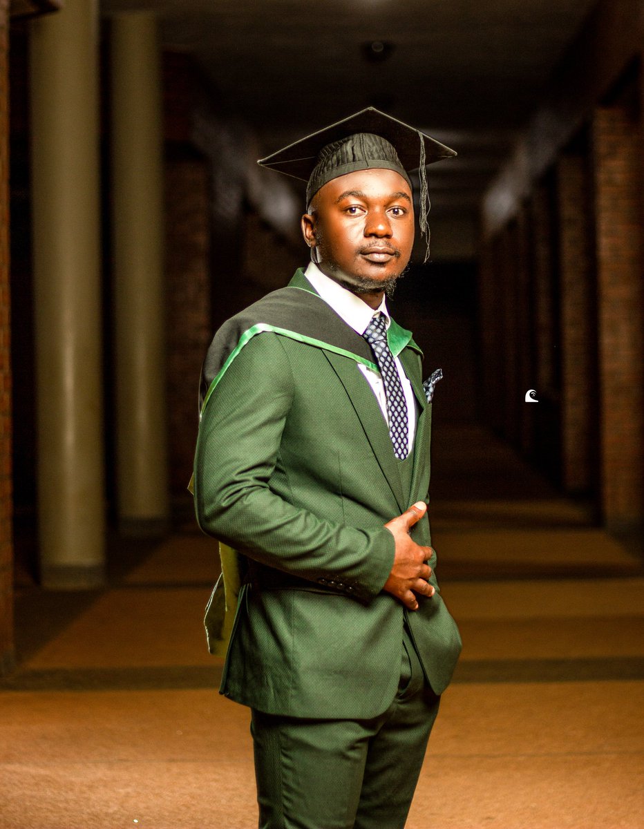 KhiliMtonyoJr's tweet photo. #LUANARgraduation #LUANARClassof2023 https://t.co/bxOjQGHOmU