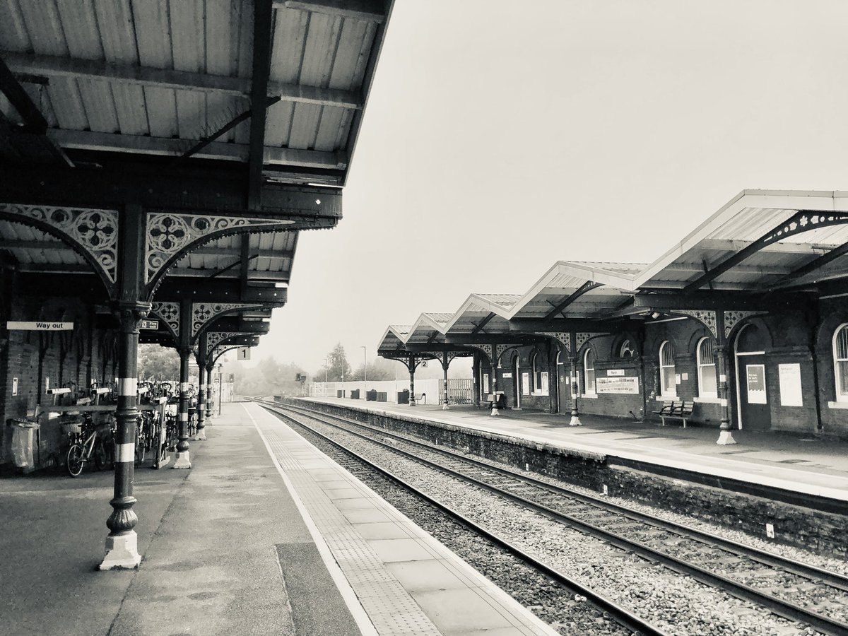 andyhutchcraft's tweet photo. March, Cambridgeshire railway station. https://t.co/YD4zav6HZr