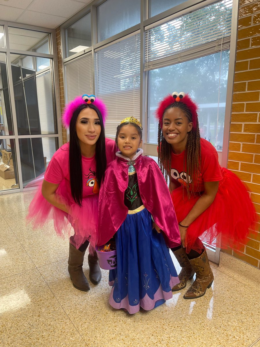 We are Sesame Street‼️ 📣 ❤️🧡💛💙💜💖 Our Trunk or Treat event at @Magrill_AISD was a success! Thank you to our community and staff for making this event happen for our little ones. @MarkMalo614 @RR_Sweet @bksanchez7 #AldineConnected