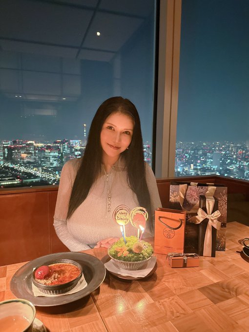 ANRI誕生日です！
最高の一年を作り出します❤️

PLZ Say Happy Birthday to me babies!!!

#ANRI誕生祭2023
良かったら今日だけはこちらのハッシュタグつけてコメントください?