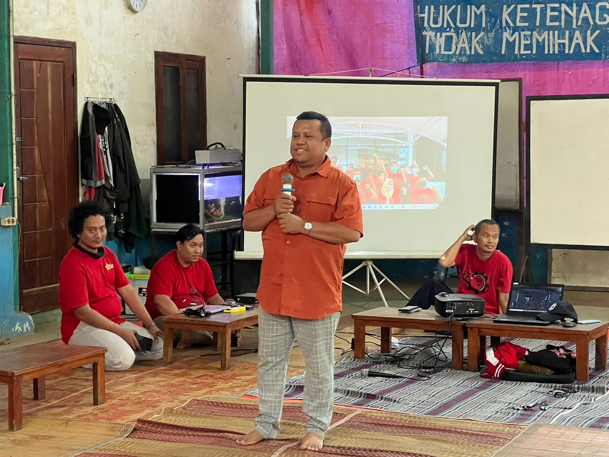 Kunjungan dan belajar bareng pengadvokasian dan pengorganisasian dari kawan-kawan The Freedom Fund dan rombongannya ada SBMI, AP2I, SAKTI, ISBS, SPPI, dan DFW ke Sedar.
Panjang umur hal-hal baik.