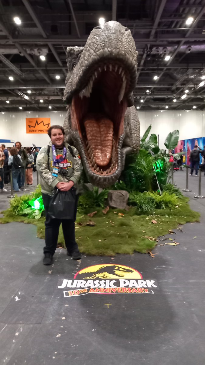 I have had a pretty awesome day.

#JurassicPark30 #mcmlondon #jurassicpark