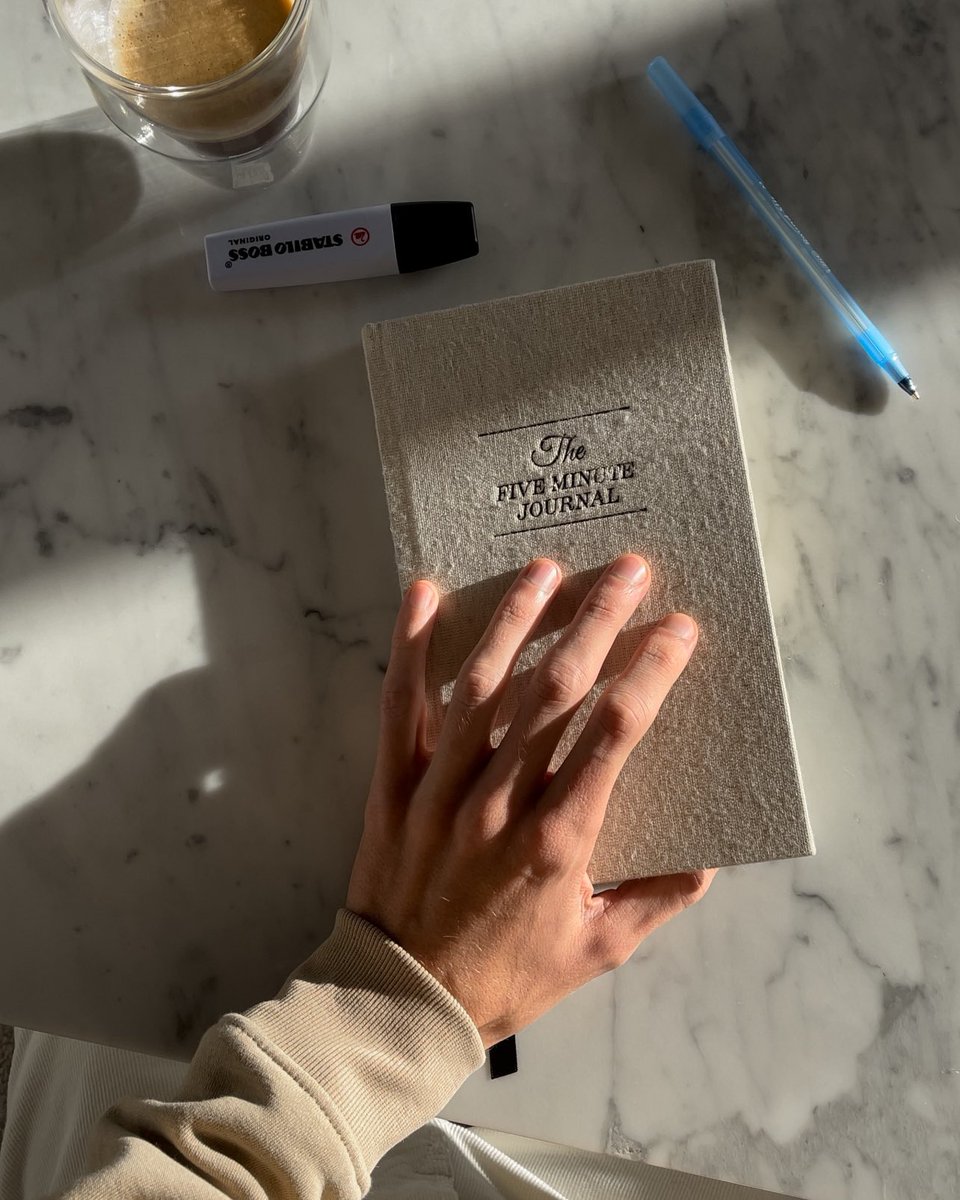 “i don’t chase i attract, what’s meant for me will simply find me”

| thomreads