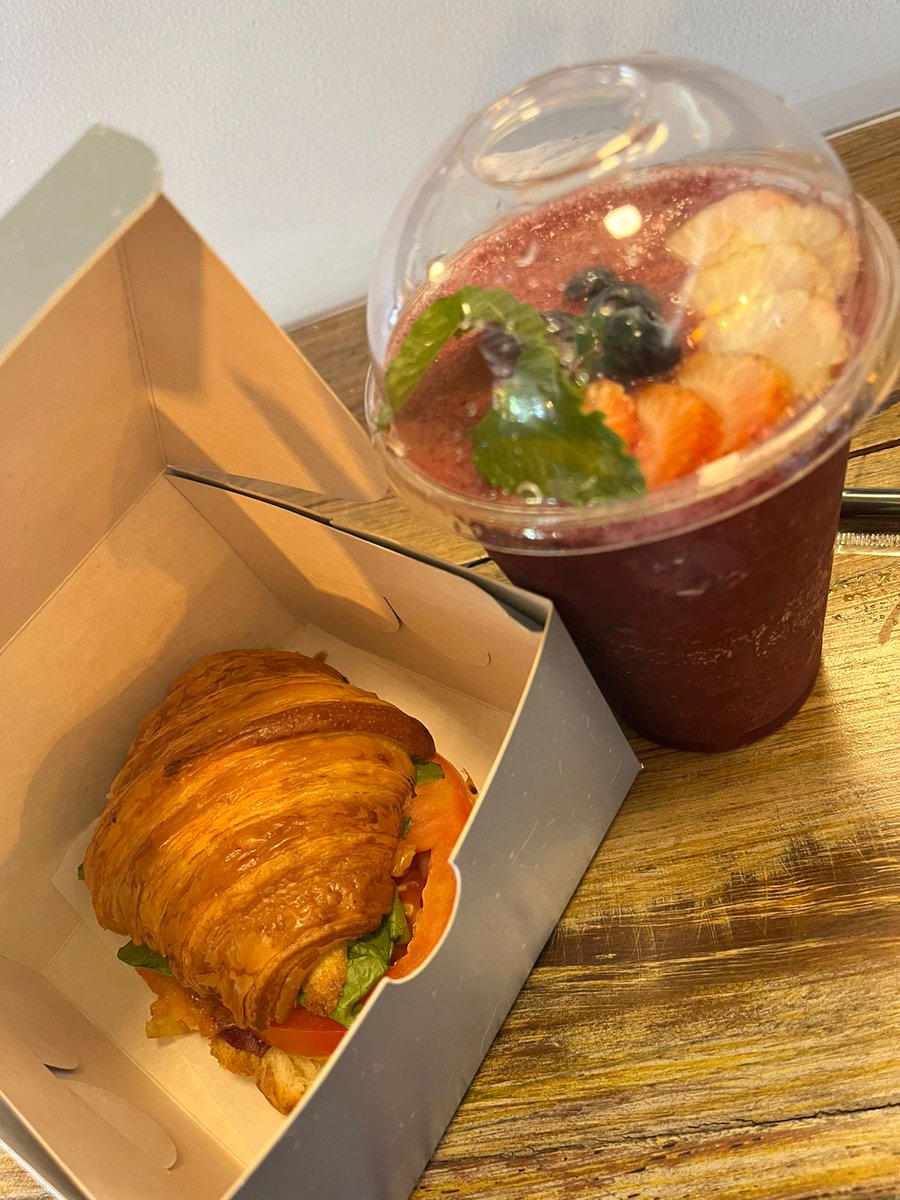 Thank you for joining me for breakfast at my favorite restaurant♥ 
#friday #online #live #breakfast #morning